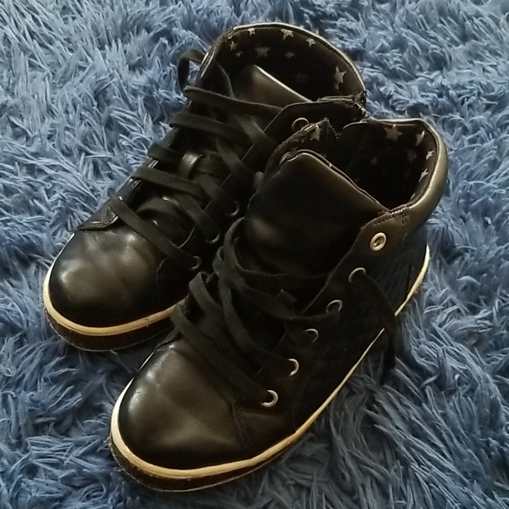 Girls casual shoes